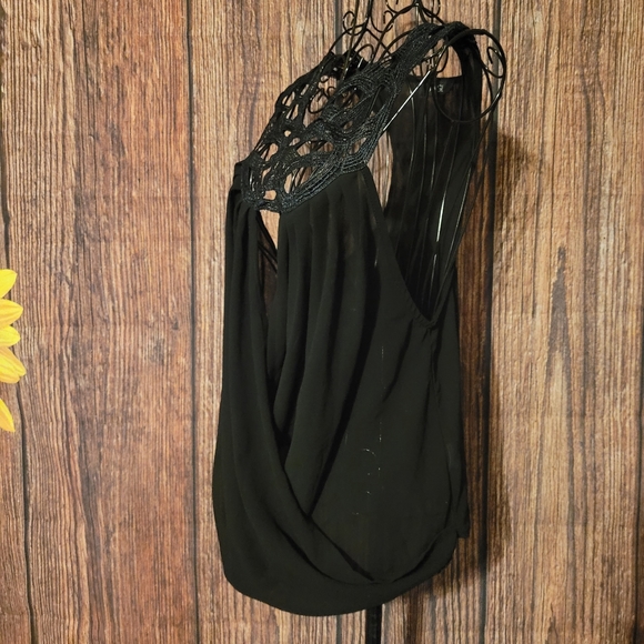 Angl Peekaboo Front Sleeveless  Blouse - Picture 2 of 5